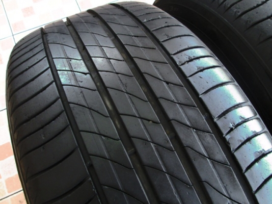 ขายยาง MICHELIN 3ST 225-50-17 ปี14 ดอกแน่น (1ชุด)