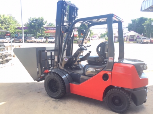 ขายรถโฟลคลิฟท์ TOYOTA 8FD25 ,1850 ชั่วโมง, เครื่องยนต์ดีเซล 1DZ III ,งาปรับคว่ำหงาย, เสายกสูง 4 เมตร , ปุ้งกี๋นอกแท้ นำเข้าแท้จากญี่ปุ่น 100\% ขายรถโฟลคลิฟท์ TOYOTA 8FD25 ,1850 ชั่วโมง, เครื่องยนต์ดีเซล 1DZ III ,งาปรับคว่ำหงาย, เสายกสูง 4 เมตร , ปุ้งกี๋นอกแท้ นำเข้าแท้จากญี่ปุ่น 100\%