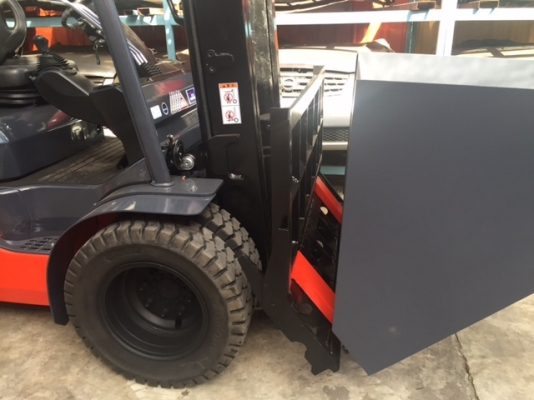 ขายรถโฟลคลิฟท์ TOYOTA 8FD25 ,1850 ชั่วโมง, เครื่องยนต์ดีเซล 1DZ III ,งาปรับคว่ำหงาย, เสายกสูง 4 เมตร , ปุ้งกี๋นอกแท้ นำเข้าแท้จากญี่ปุ่น 100\% ขายรถโฟลคลิฟท์ TOYOTA 8FD25 ,1850 ชั่วโมง, เครื่องยนต์ดีเซล 1DZ III ,งาปรับคว่ำหงาย, เสายกสูง 4 เมตร , ปุ้งกี๋นอกแท้ นำเข้าแท้จากญี่ปุ่น 100\%