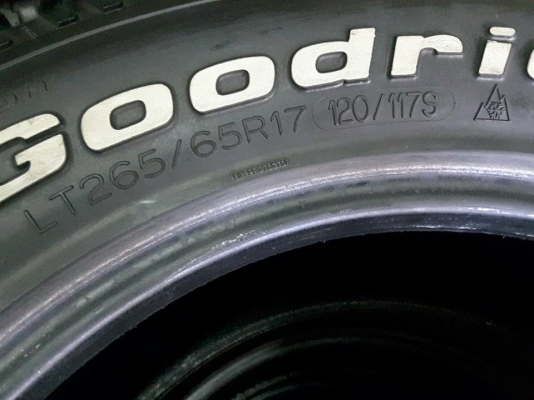 BF All USA. 265-65-17 ปลายปี 12 สภาพสวยๆ 1ชุด