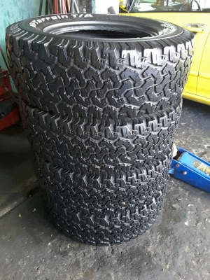 BF All USA. 265-65-17 ปลายปี 12 สภาพสวยๆ 1ชุด