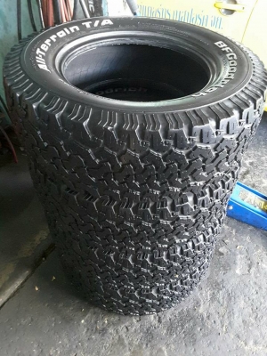 BF All USA. 265-65-17 ปลายปี 12 สภาพสวยๆ 1ชุด