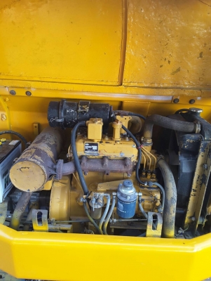 รถแบคโฮ KOMATSU PC30-6 รถแบคโฮ KOMATSU PC30-6