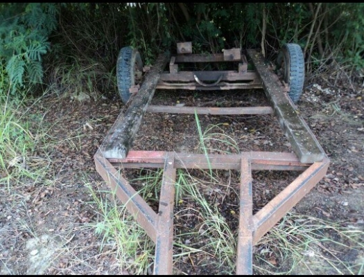 พ่วงลากแมคโครเล็ก คานหน้าหกล้อกลาง ระหว่างล้อกว้าง 1.95 เมตร