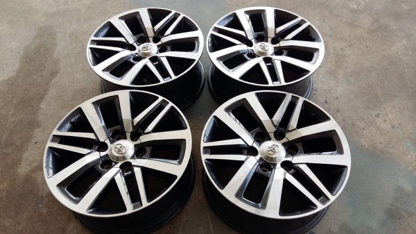 ขายล้อแม็กป้ายแดง fortuner 18"×7.5"สนใจติดต่อ ร้าน ก.เจริญการยาง ครับ 081-3747940 ขายล้อแม็กป้ายแดง fortuner 18"×7.5"สนใจติดต่อ ร้าน ก.เจริญการยาง ครับ 081-3747940