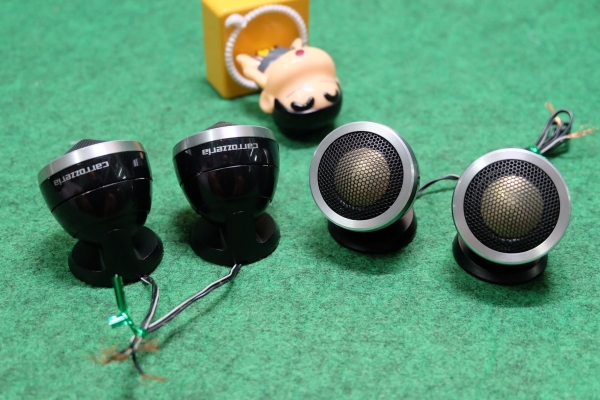 ทวิตเตอร์ Pioneer Carrozzeria ทรงขาตั้ง หน้าหมุนปรับทิศทางได้ โดมทอง เสียงใส จัด ไม่บาดหู