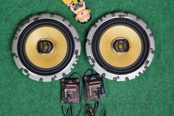 ลำโพง Pioneer Carrozzeria รุ่น TS-J16A ลำโพงแกนร่วม 2 ทางขนาด 6" กรวยเคฟล่าห์เหลือง ขอบยาง แม่เหล็กใหญ่ มาพร้อมกล่องเน็ตเวิค