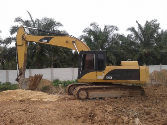 ขายรถแบคโฮ CAT E200B เครื่อง 6BD1-T ราคา 450000 ขายรถแบคโฮ CAT E200B เครื่อง 6BD1-T ราคา 450000