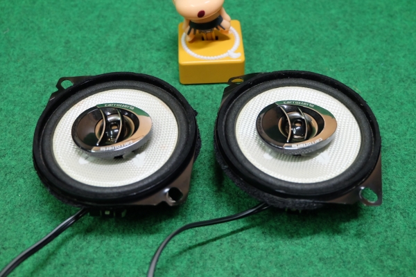 ลำโพง Pioneer Carrozzeria รุ่น TS-F1000 ลำโพงแกนร่วม 2 ทาง ขนาด 4" กรวยเคฟล่าห์สีขาว