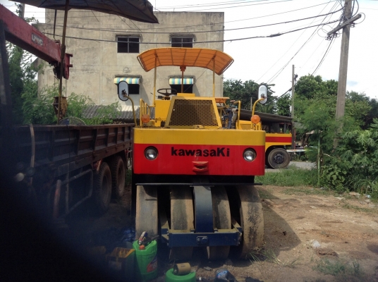 ขายด่วน ! รถบด 9 ล้อ KAWASAKI KR20C