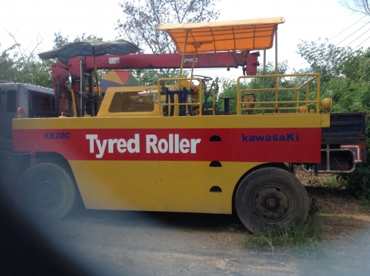 ขายด่วน ! รถบด 9 ล้อ KAWASAKI KR20C