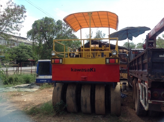 ขายด่วน ! รถบด 9 ล้อ KAWASAKI KR20C