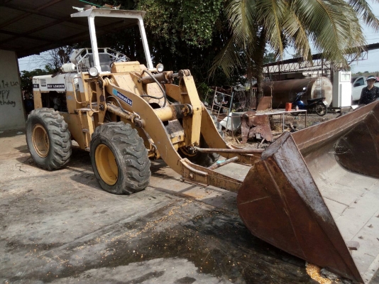 ขายรถตัก KOMATSU 515 สะภาพดีพร้อมใช้ ต่อแขน ราคา.430000 ต่อรอง