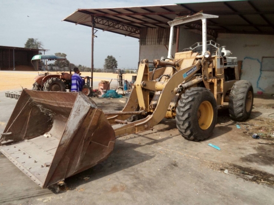 ขายรถตัก KOMATSU 515 สะภาพดีพร้อมใช้ ต่อแขน ราคา.430000 ต่อรอง