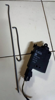 ZAFIRA ล้อแม๊ก + มอเตอร์ปัดหลัง +โลโก้ + คิ้วส่องป้าย + แผงท้าย ZAFIRA ล้อแม๊ก + มอเตอร์ปัดหลัง +โลโก้ + คิ้วส่องป้าย + แผงท้าย