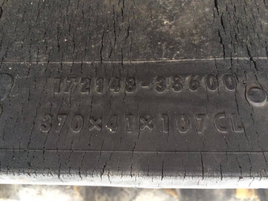 แทรคยางขนาด #370X41X107 นำเข้าจากญี่ปุ่น ติดต่อ 087-9118593/085-0843200