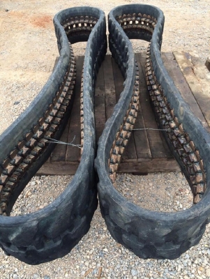 แทรคยาง KOBELCO 30 300X52.5X82 นำเข้าจากญี่ปุ่น ติดต่อ 087-9118593/085-0843200