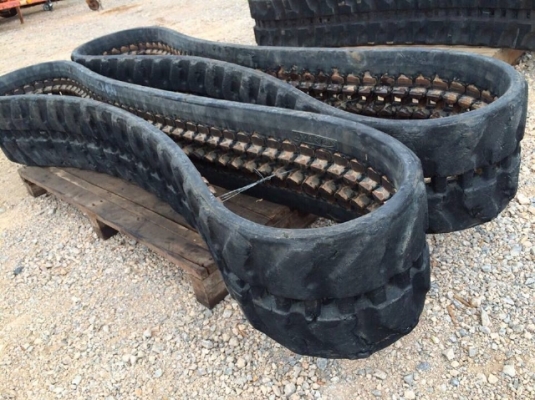 แทรคยาง KOBELCO 30 300X52.5X82 นำเข้าจากญี่ปุ่น ติดต่อ 087-9118593/085-0843200