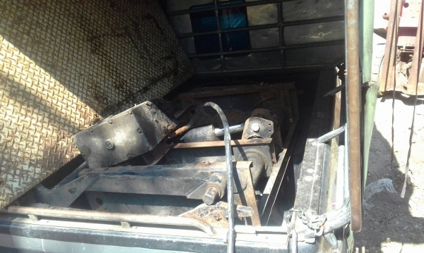 tractor-backhoe ได้จัดส่งฝาปิดท้ายรถ ลิฟท์ท้ายรถบรรทุกหกล้อ สิบล้อไปสุรินทร์เรียบร้อยแล้วครับ tractor-backhoe ได้จัดส่งฝาปิดท้ายรถ ลิฟท์ท้ายรถบรรทุกหกล้อ สิบล้อไปสุรินทร์เรียบร้อยแล้วครับ