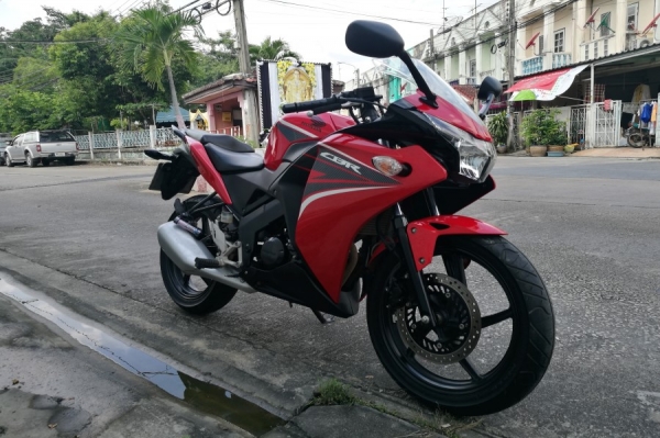 Cbr 150i วิ่ง5000 รถบ้านแท้ มือเดียว เล่มชุดโอนครบ สภาพสวย