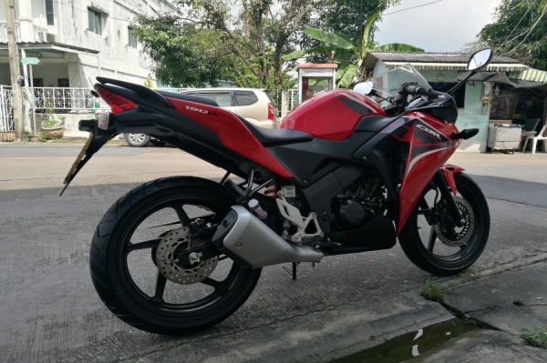 Cbr 150i วิ่ง5000 รถบ้านแท้ มือเดียว เล่มชุดโอนครบ สภาพสวย
