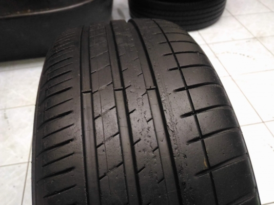 ขายเศษล้อ พร้อมยาง Michelin ps3  195 55 15 ผลิตปี 2011 ยางยังใช้งานได้ ไม่บวม  ล้อพ่นสีน้ำตาลเอง ไม่คด ไม่ดุ้ง ขายถูก 800 NET