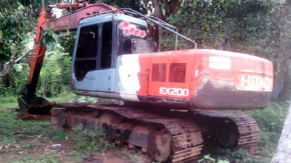 ขายรถแบคโฮ HITACHI EX200-3 ระบบไฟเต็ม ราคา 500000