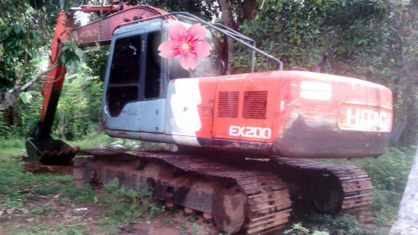 ขายรถแบคโฮ HITACHI EX200-3 ระบบไฟเต็ม ราคา 500000