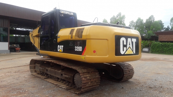 ขาย cat 320 d สเปก ญี่ปุ่น รถสวย พร้อมใช้งาน  ช่วง ล่างเต็มพร้อมใช้งาน เอกสาร เล่ม ทบ.พร้อมโอนทุกตัว มี3ตัวครับ ราคา1,990,000 ต่อลอง ได้ครับไฟแนนซ์ ใครมีเอามาเลย ครับ   โทร 089-7088772