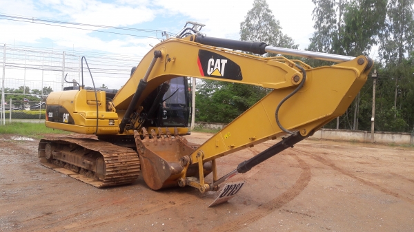 ขาย cat 320 d สเปก ญี่ปุ่น รถสวย พร้อมใช้งาน  ช่วง ล่างเต็มพร้อมใช้งาน เอกสาร เล่ม ทบ.พร้อมโอนทุกตัว มี3ตัวครับ ราคา1,990,000 ต่อลอง ได้ครับไฟแนนซ์ ใครมีเอามาเลย ครับ   โทร 089-7088772