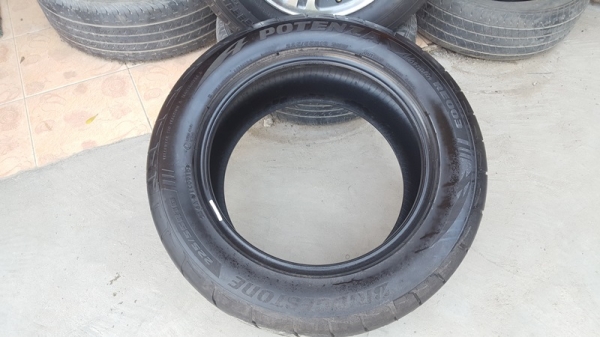 ขายยาง225/55/16 ปี 0915 BEIDGESTONE POTEZA RE003 2 เส้น  สภาพสวยดอกเยอะไม่มีปะดอกเน้นๆตามรูปตัวTOPแน่นอนใช้ต่อได้สบาย  ราคาพร้อม เปลี่ยน ถ่วง  (ส่งต่างจังหวัด)   รัก 0851612347   LINE**ID  rukitsarr        .... https://www.facebook.com/jtg2010 เวบทางร้านโ
