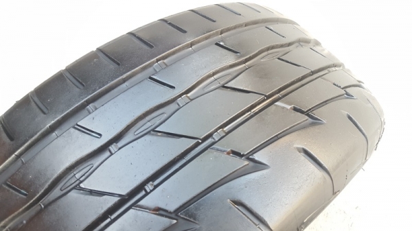 ขายยาง225/55/16 ปี 0915 BEIDGESTONE POTEZA RE003 2 เส้น  สภาพสวยดอกเยอะไม่มีปะดอกเน้นๆตามรูปตัวTOPแน่นอนใช้ต่อได้สบาย  ราคาพร้อม เปลี่ยน ถ่วง  (ส่งต่างจังหวัด)   รัก 0851612347   LINE**ID  rukitsarr        .... https://www.facebook.com/jtg2010 เวบทางร้านโ