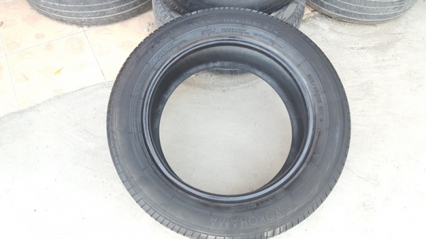 ขายยาง205/55/16 ปี 3015 YOKOHAMA E70 4 เส้น