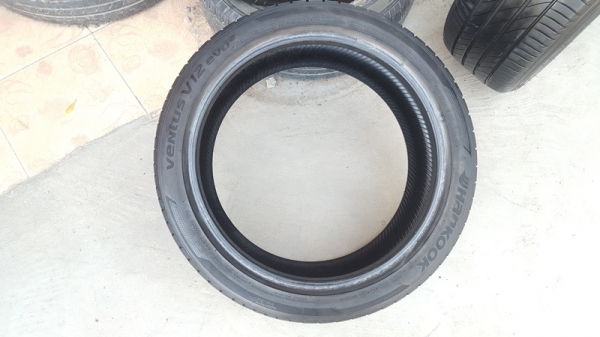 ขายยาง205/45/17 ปี 3214 HANKOOK V12 2 เส้น