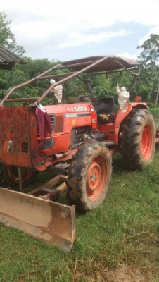 รถไถ KUBOTA M5000. / 2 เพลา. สนใจติดต่อ 081 - 6079515 รถไถ KUBOTA M5000. / 2 เพลา. สนใจติดต่อ 081 - 6079515