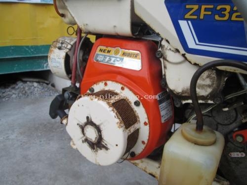 รถเกี่ยวข้าวเดินตาม KUBOTA HF32 รหัสสินค้า 80904399 พร้อมบริการปรับสภาพใหม่ www.nihonmono.com รถเกี่ยวข้าวเดินตาม KUBOTA HF32 รหัสสินค้า 80904399 พร้อมบริการปรับสภาพใหม่ www.nihonmono.com