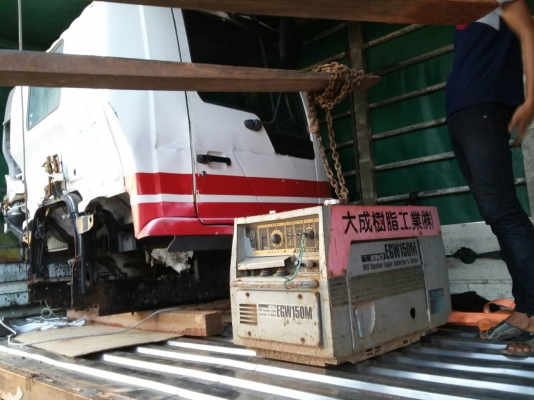 tractor-backhoe ขอบคุณลูกค้า ที่มาอุดหนุนชื้อหัวเก๋ง HINO พร้อมเครื่องเชื่อมปั่นไฟในตัวเดียวกัน ไปใช้ที่สมุทรปราการ