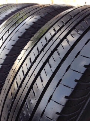 ยาง Bridgstone 215-70-15 ปี 16 ครบชุด 4 เส้น 7500  สภาพสวยๆไม่มีปะไม่บวมไม่กินข้าง ดอกยางเหลือเยอะเอาไปวิ่งกันใด้อีกยาวค่ะ