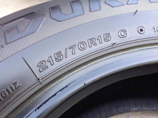 ยาง Bridgstone 215-70-15 ปี 16 ครบชุด 4 เส้น 7500  สภาพสวยๆไม่มีปะไม่บวมไม่กินข้าง ดอกยางเหลือเยอะเอาไปวิ่งกันใด้อีกยาวค่ะ