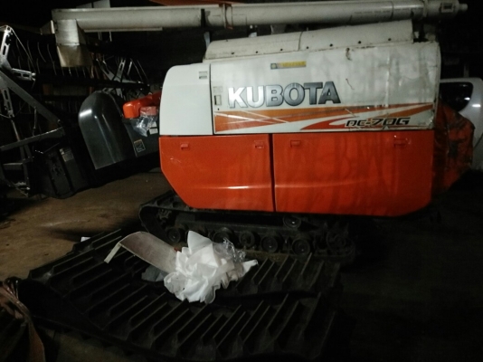 เปลียนแทรกให้ใหม่แกะกล่องสองเส้นรถพร้อมใช้รถเกี่ยวข้าวอยู่ครับ