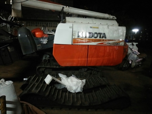 เปลียนแทรกให้ใหม่แกะกล่องสองเส้นรถพร้อมใช้รถเกี่ยวข้าวอยู่ครับ