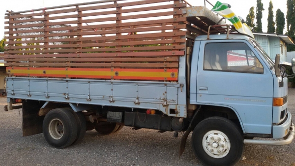 ขายรถหกล้ออีซูซุ ปี43 115แรงม้า เอฟหน้า-หลัง ขายรถหกล้ออีซูซุ ปี43 115แรงม้า เอฟหน้า-หลัง