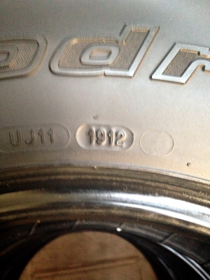 ขายยาง BF 265 75 r16 ปี 12 T.061-9030026 id poo0619030026