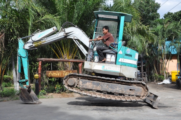 KOMATSU PC38uu((เท่าpc40)) คอนโทลดี ปั้มแรง แน่นๆ สวยเดิมจากญี่ปุ่น ทำงานสมบูรณ์ทุกระบบ รับรองไม่ผิดหวัง 285,000 เท่านั้น!!