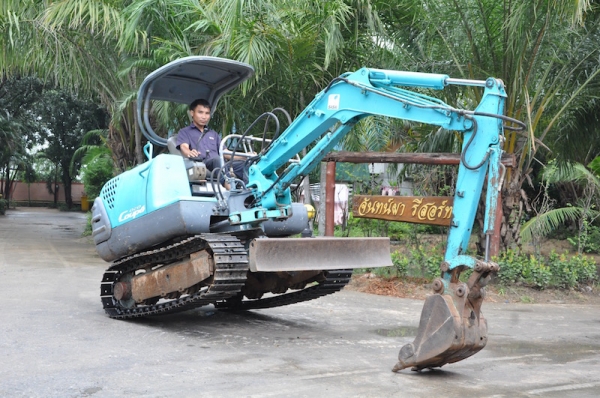 ขายแบคโฮ KOBELCO SK20(ปั้มนิ้ว)(คอนโทลน้ำมัน)(ลายหัวแย๊ก) ครบๆ สวยเดิมจากญี่ปุ่น ทำงานสมบูรณ์ทุกระบบ รับรองไม่ผิดหวัง 265,000 เท่านั้น!!