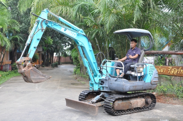 ขายแบคโฮ KOBELCO SK20(ปั้มนิ้ว)(คอนโทลน้ำมัน)(ลายหัวแย๊ก) ครบๆ สวยเดิมจากญี่ปุ่น ทำงานสมบูรณ์ทุกระบบ รับรองไม่ผิดหวัง 265,000 เท่านั้น!!