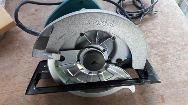 ขายเลื่อยวงเดือนMAKITA MODEL5900B MADE IN JAPAN.ใหม่เก่าเก็บ