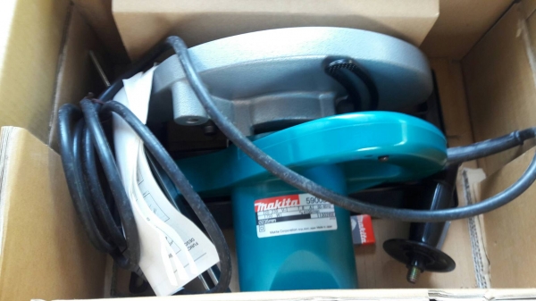 ขายเลื่อยวงเดือนMAKITA MODEL5900B MADE IN JAPAN.ใหม่เก่าเก็บ