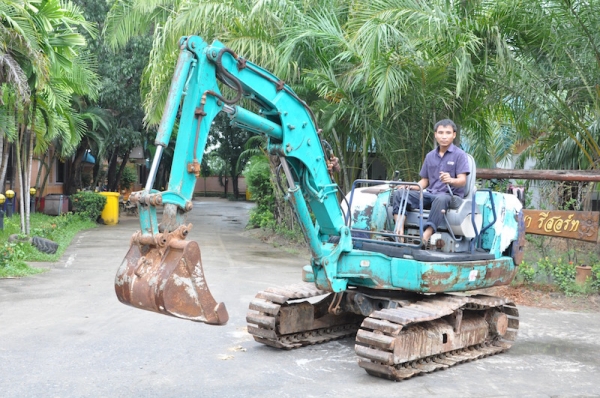 KOMATSU PC35-8 คอนโทลน้ำมัน ปั้มนิ้ว สวยเดิมจากญี่ปุ่น ทำงานสมบูรณ์ทุกระบบ รับรองไม่ผิดหวัง 290,000 เท่านั้น!!