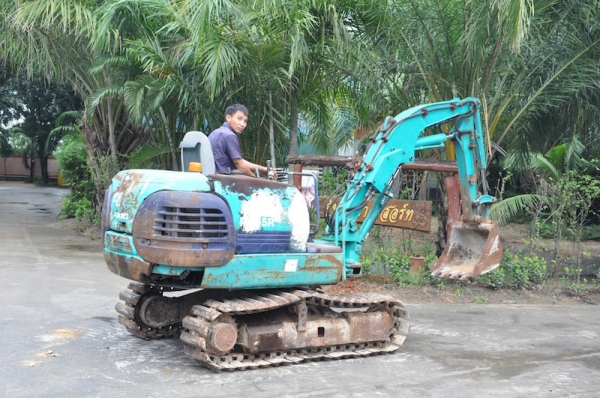 KOMATSU PC35-8 คอนโทลน้ำมัน ปั้มนิ้ว สวยเดิมจากญี่ปุ่น ทำงานสมบูรณ์ทุกระบบ รับรองไม่ผิดหวัง 290,000 เท่านั้น!!